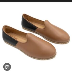 CHARIX Tan and Black Slip-On Loafers